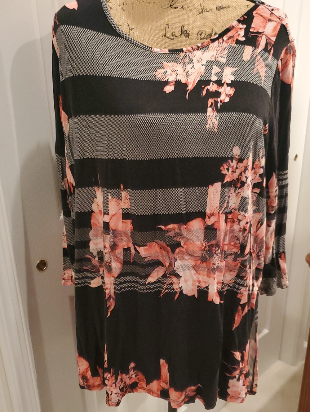 Premise Studio Floral Mini Dress in Black & Pink XL Like New